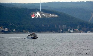 Gökçeada'ya feribot seferlerine 'fırtına' engeli