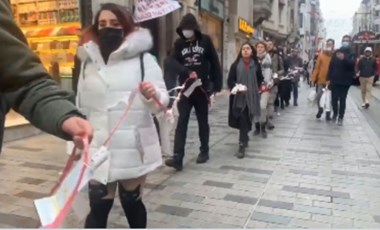 Öğrenciler Taksim'de 'fatura zinciri' oluşturdu, polis müdahalesi gecikmedi!