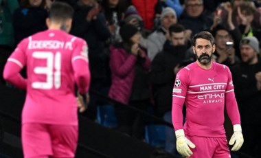 Bursaspor'un eski kalecisi Scott Carson, Şampiyonlar Ligi'ne Manchester City formasıyla döndü