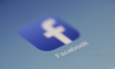 Facebook allows Ukraine war posts urging violence against Russian invaders