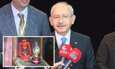 Son dakika: Kılıçdaroğlu elektriği kesilen Moda Sahnesi'ni ziyaret etti