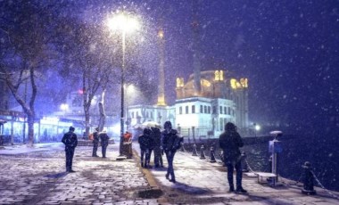 İstanbul'da yoğun kar yağışı etkisini sürdürüyor