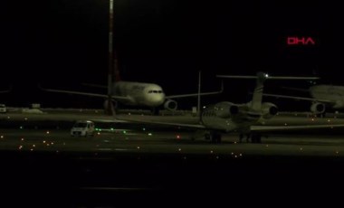 Rus milyarder Abramovich'in özel jeti İstanbul'dan ayrıldı (15 Mart 2022) (Video Haber)