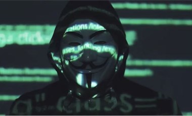 Anonymous hacker grubu Kremlin'i uyardı: Barış olmazsa