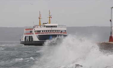 Bozcaada ve Gökçeada feribot seferlerine 'fırtına' engeli (20 Mart 2022)