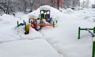 Bitlis'te bu kış 9 metrelik kar yağdı