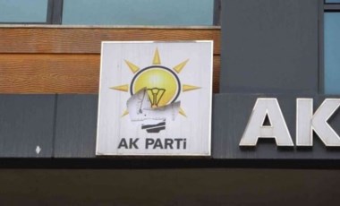 AKP Yüksekova İlçe Başkanlığı binasına saldırı