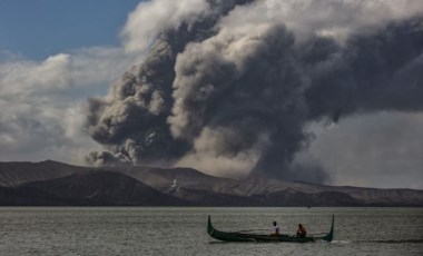 Filipinler’de Taal Yanardağı’ndaki hareketlilik nedeniyle yüzlerce kişi tahliye edildi