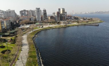 Küçükçekmece Gölü'nde endişelendiren görüntü