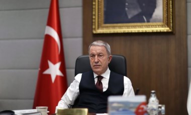 Hulusi Akar'dan komutanlarla toplantı