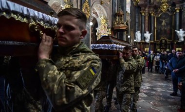 Lviv'de cephede yaşamını yitiren askerler için tören düzenlendi