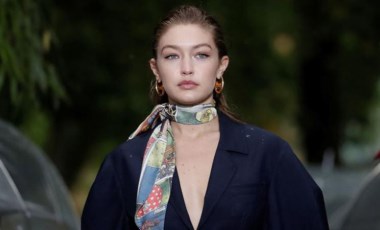 Gigi Hadid, defile gelirlerini Ukrayna ve Filistin'e bağışlayacak