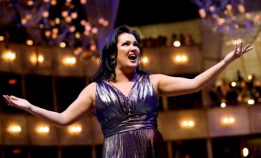 New York Metropolitan Operası, Rus soprano Anna Netrebko'nun görevine son verdi