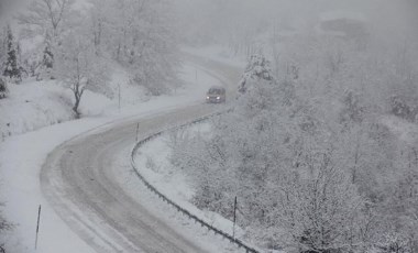 Kar ve tipi nedeniyle 37 yerleşim yerine ulaşım sağlanamıyor