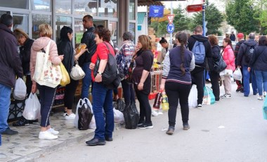 Aynı anda on binden fazla Bulgar akın etti, alışveriş yarışı izdihama dönüştü