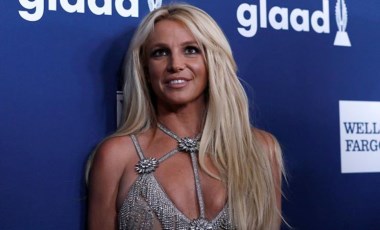 Babasının vasiliğinden kurtulan Britney Spears, üçüncü kez hamile olduğunu duyurdu