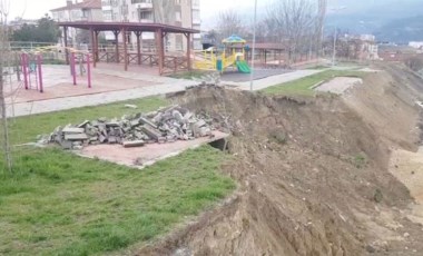 Karabük'te çocuk parkında heyelan