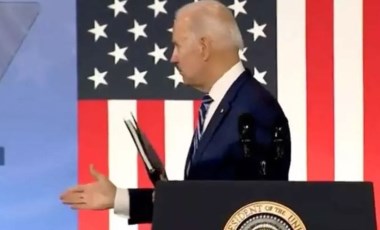 ABD Başkanı Joe Biden'ın hareketi gündem oldu: Boşlukla tokalaştı