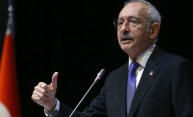 CHP Genel Başkanı Kılıçdaroğlu yeni üyelere rozetlerini taktı