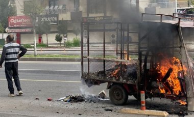 Diyarbakır'da ceza isyanı: Kağıt toplayıcısı, aracını cadde ortasında ateşe verdi (18 Nisan 2022)