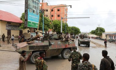 Somali parlamento binası yakınlarına havan topu düştü