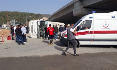 Mersin'de Akkuyu NGS işçilerini taşıyan otobüs devrildi: Çok sayıda yaralı