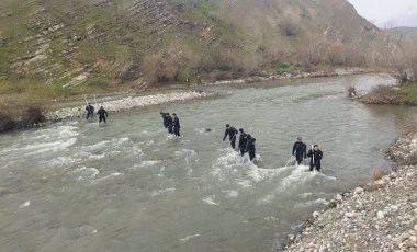 Çaya düşüp kaybolan asteğmenin cansız bedenine ulaşıldı