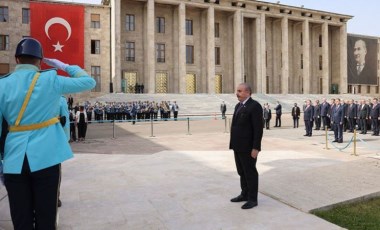 TBMM'deki Atatürk Anıtı önünde tören düzenlendi