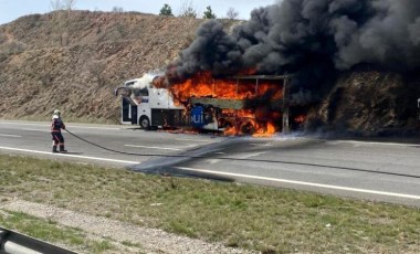 Yolcu otobüsü, alev alev yandı