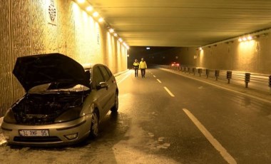 Sarıyer'de otomobil yangını: Bir anda alev aldı