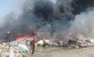 İzmir'de geri dönüşüm tesisinde yangın