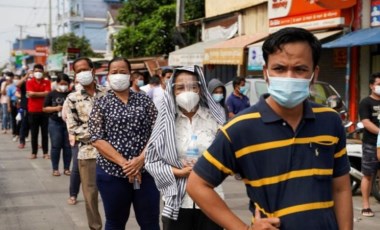 Kamboçya'da açık alanlarda maske zorunluluğu kaldırıldı