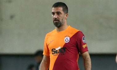 Arda Turan yeni mesleği için kolları sıvadı!