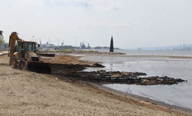 İzmit Körfezi'ne tonlarca gübre denize bırakıldı