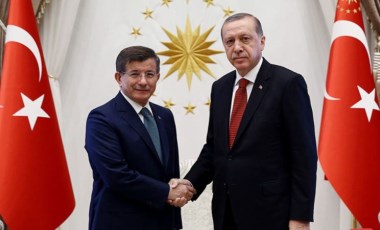 Ahmet Davutoğlu AKP'den ayrılış sürecini anlattı: 'Erdoğan muhafazakârlıktan müteahhitliğe evrildi'