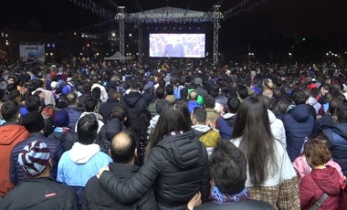 Trabzon'da futbolseverler maçı dev ekrandan takip etti