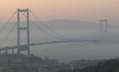 İstanbul Boğazı'nda sis alarmı: Gemi trafiği askıya alındı (06 Nisan 2022) (Video Haber)