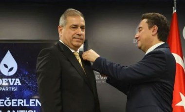 Babacan rozetini taktı: Eski AKP’li vekil DEVA Partisi’ne katıldı