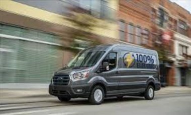 Ford'un ilk elektrikli ticari modeli E-Transit hattan indi