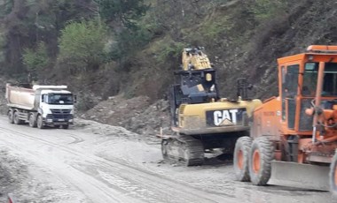 Heyelanın kapattığı yol 7 gündür ulaşıma açılamadı