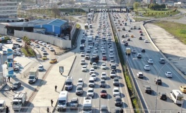 İstanbul’da hafta sonu trafiği: Uzun kuyruklar oluştu