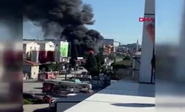 Tuzla'da bir fabrikada yangın çıktı (09 Nisan 2022) (Video Haber)