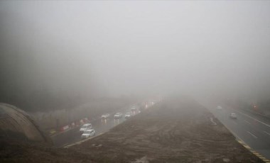 Bolu Dağı'nda sis ve sağanak etkili oluyor (01 Mayıs 2022) (Video Haber)