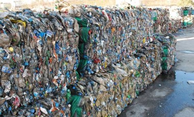 Yüzyıllar sonra çözülen plastik atıklar için büyük keşif! Plastiği 24 saatte parçalayan enzim geliştirildi