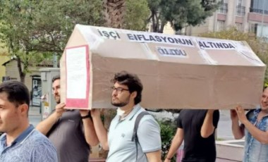 CHP Gaziemir Gençlik Kolları'ndan ilginç protesto: ‘İŞÇİ ÖLDÜ’ cenazesi kaldırıldı!