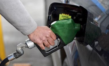 Benzine 78 kuruş zam geldi: Litre fiyatı 21 lirayı geçti