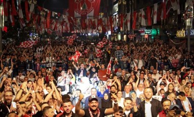 Ümraniyespor Süper Lig’e yükselişini taraftarlarıyla kutladı