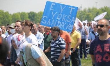 Emeklilikte yaşa takılan binlerce kişi Maltepe’de bir araya gelerek çözüm istedi