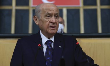 Bahçeli'den kürsüde gaf: 'İlçe ilçe aldatma toplantıları'