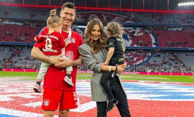 Barcelona'yla anlaşmak üzere olan Robert Lewandowski, ailesiyle birlikte Türkiye'ye geldi